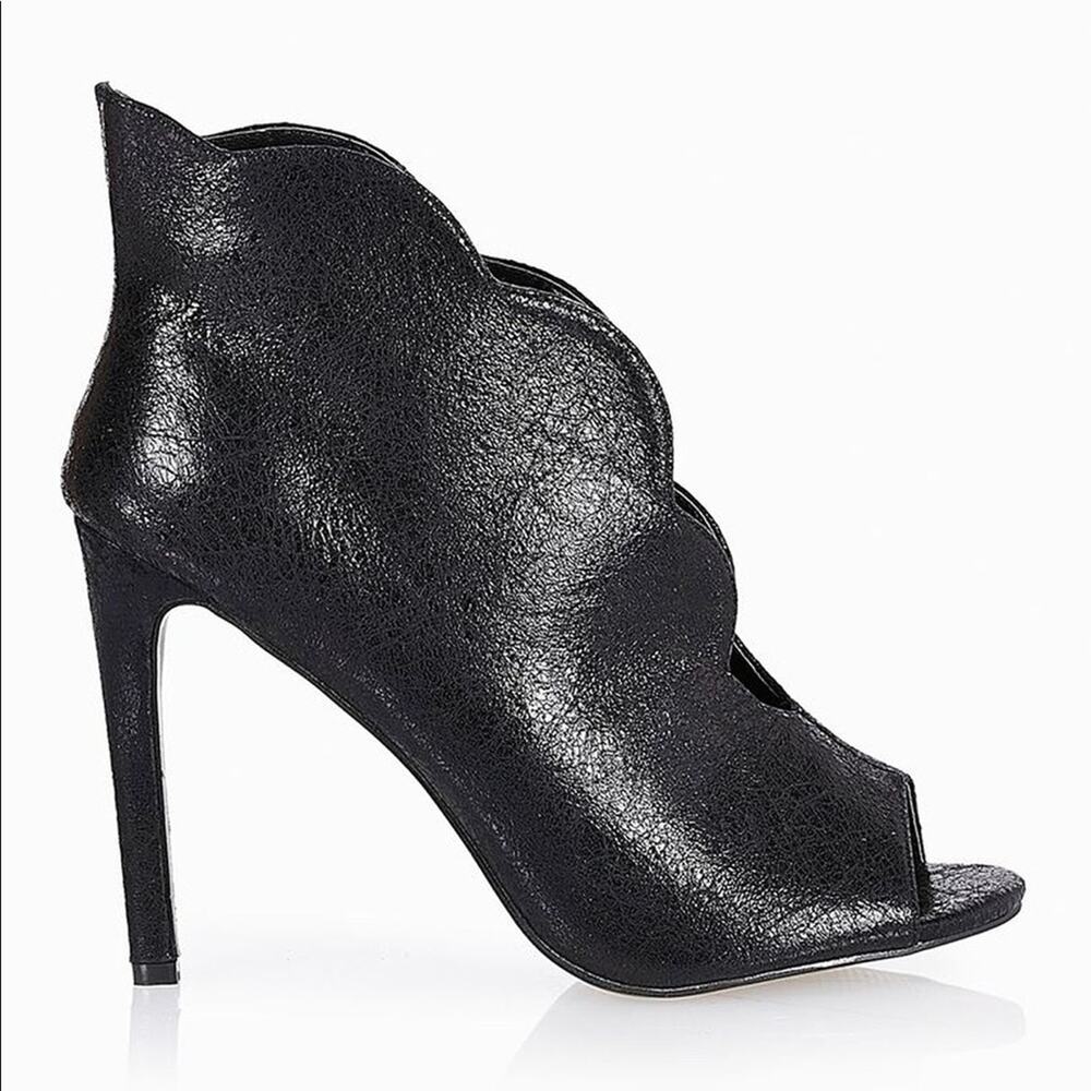 HOTSOLES BLACK OpenToe Booties Scalloped US 8.5 NEW NWT